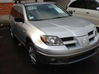 2003 Mitsubishi Outlander Images