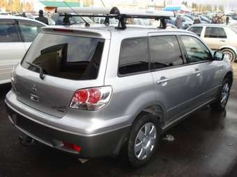 2003 Mitsubishi Outlander Pics
