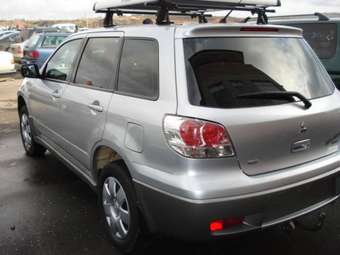 2003 Mitsubishi Outlander Pictures