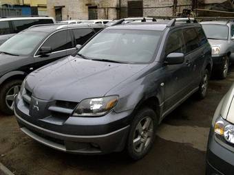 2003 Mitsubishi Outlander Images