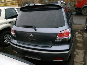2003 Mitsubishi Outlander Pics