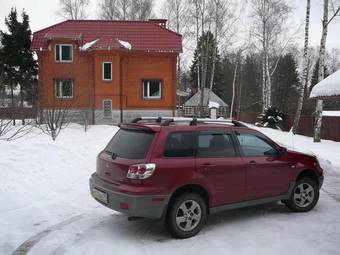 2003 Mitsubishi Outlander Photos