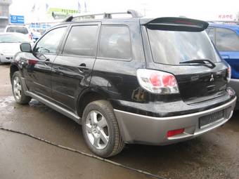 2003 Mitsubishi Outlander Images