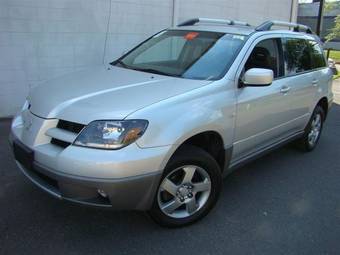 2003 Mitsubishi Outlander Photos