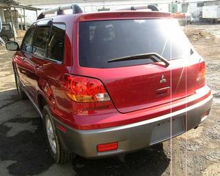 2003 Mitsubishi Outlander Photos