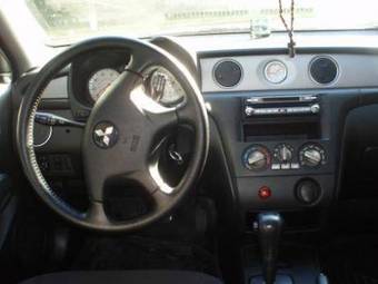 2003 Mitsubishi Outlander Pictures