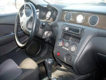 2003 Mitsubishi Outlander Pictures