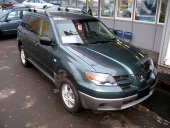 2003 Mitsubishi Outlander Pictures