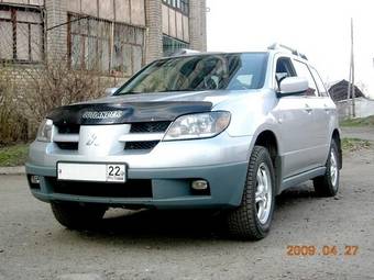 2003 Mitsubishi Outlander Photos