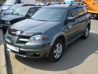 2003 Mitsubishi Outlander Pictures