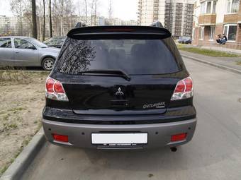 2003 Mitsubishi Outlander Photos