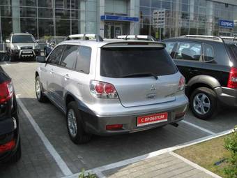 2003 Mitsubishi Outlander Pictures