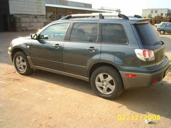 2003 Mitsubishi Outlander Photos