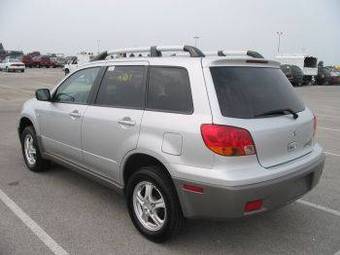2003 Mitsubishi Outlander Photos
