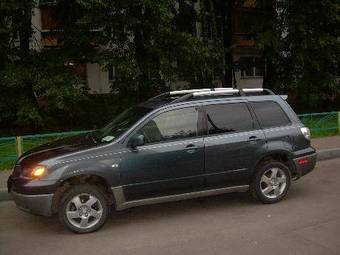 2003 Mitsubishi Outlander Images