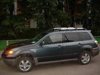 2003 Mitsubishi Outlander Pictures