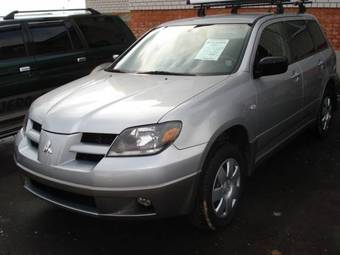 2003 Mitsubishi Outlander Images