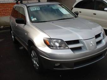 2003 Mitsubishi Outlander Pictures