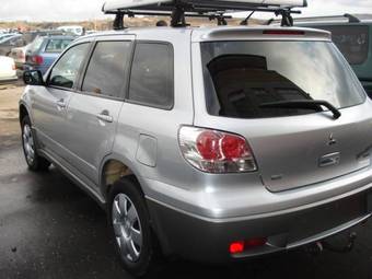 2003 Mitsubishi Outlander Pictures