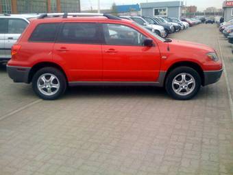 2003 Mitsubishi Outlander Pictures