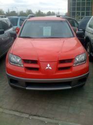 2003 Mitsubishi Outlander Photos