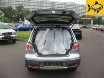 2003 Mitsubishi Outlander Pictures