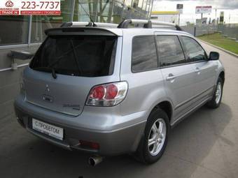 2003 Mitsubishi Outlander Photos