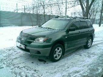 2003 Mitsubishi Outlander Images