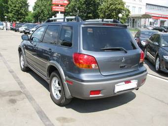 2003 Mitsubishi Outlander Images