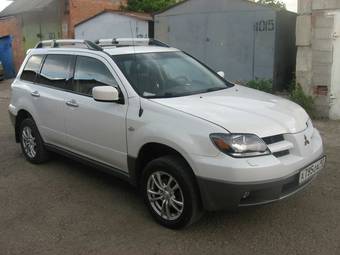 2003 Mitsubishi Outlander Pictures