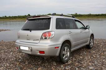 2003 Mitsubishi Outlander Pictures