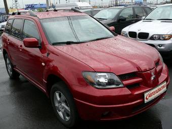 2003 Mitsubishi Outlander Photos