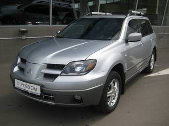 2003 Mitsubishi Outlander Pictures