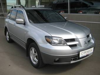 2003 Mitsubishi Outlander Pictures