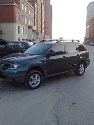 2003 Mitsubishi Outlander Photos