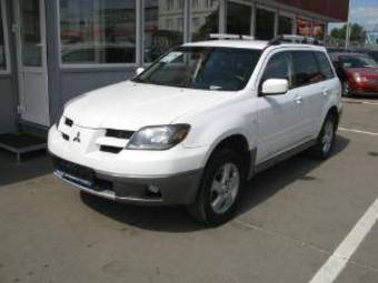 2003 Mitsubishi Outlander Images