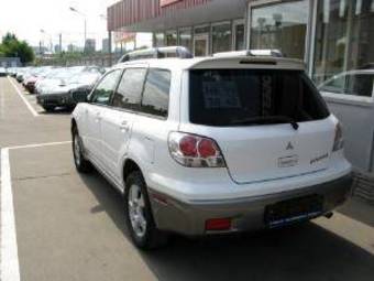 2003 Mitsubishi Outlander Pictures