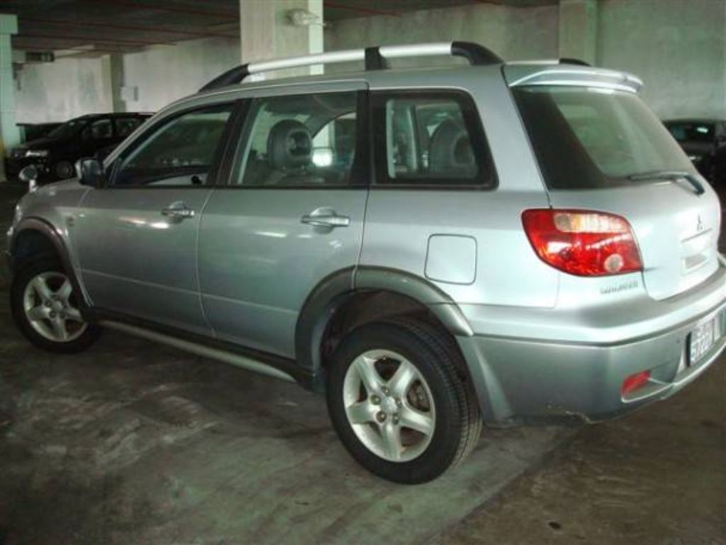 2004 Mitsubishi Outlander