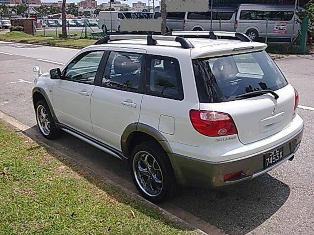 2004 Mitsubishi Outlander