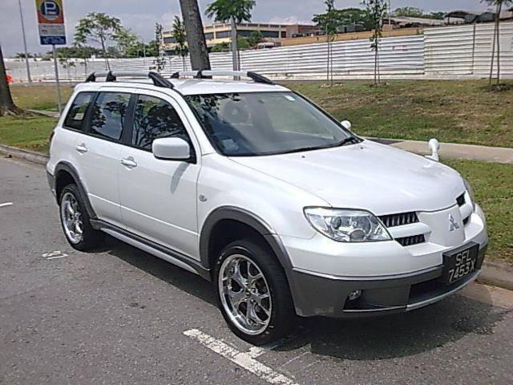 2004 Mitsubishi Outlander