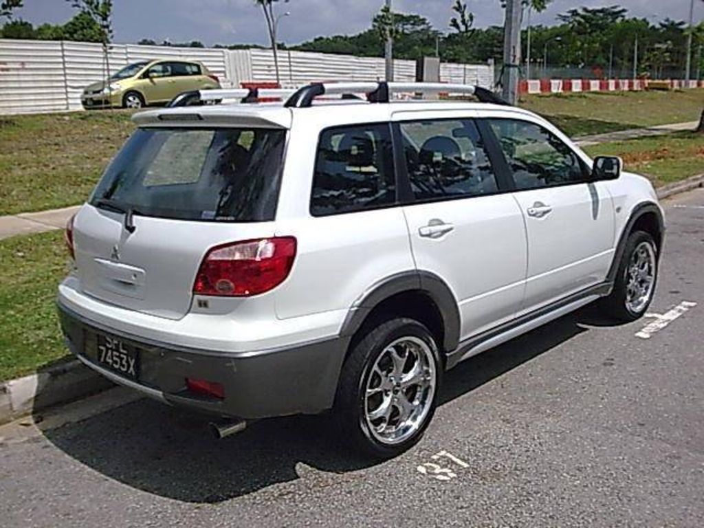 2004 Mitsubishi Outlander