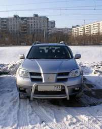 2004 Mitsubishi Outlander Photos