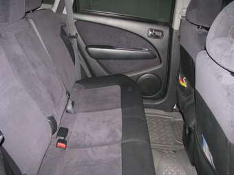 2004 Mitsubishi Outlander Pictures