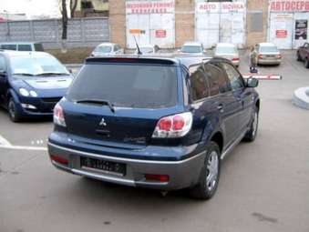 2004 Mitsubishi Outlander Pictures