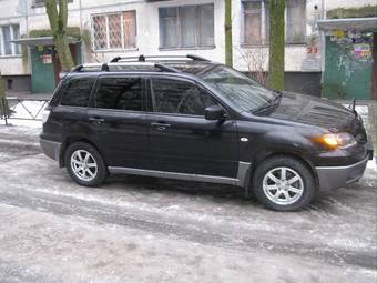 2004 Mitsubishi Outlander Pictures