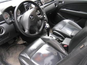 2004 Mitsubishi Outlander Photos