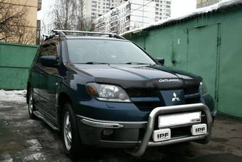 2004 Mitsubishi Outlander Photos