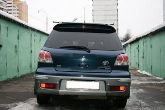 2004 Mitsubishi Outlander Pictures