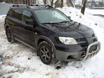 2004 Mitsubishi Outlander Pics