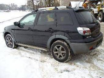 2004 Mitsubishi Outlander Pictures